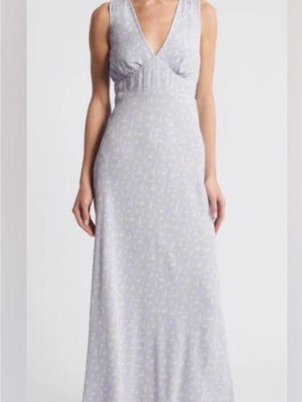 Treasure & Bond Sleeveless V-Neck Maxi Dress in Light Lavender Floral